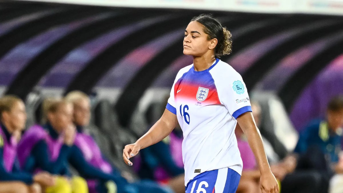 Tonight, I'm thinking about Jess Carter:
International sportswoman. Role Model. Lioness.

Those abusing her are:
Small
Inadequate
Racist
Misogynist
Cowards