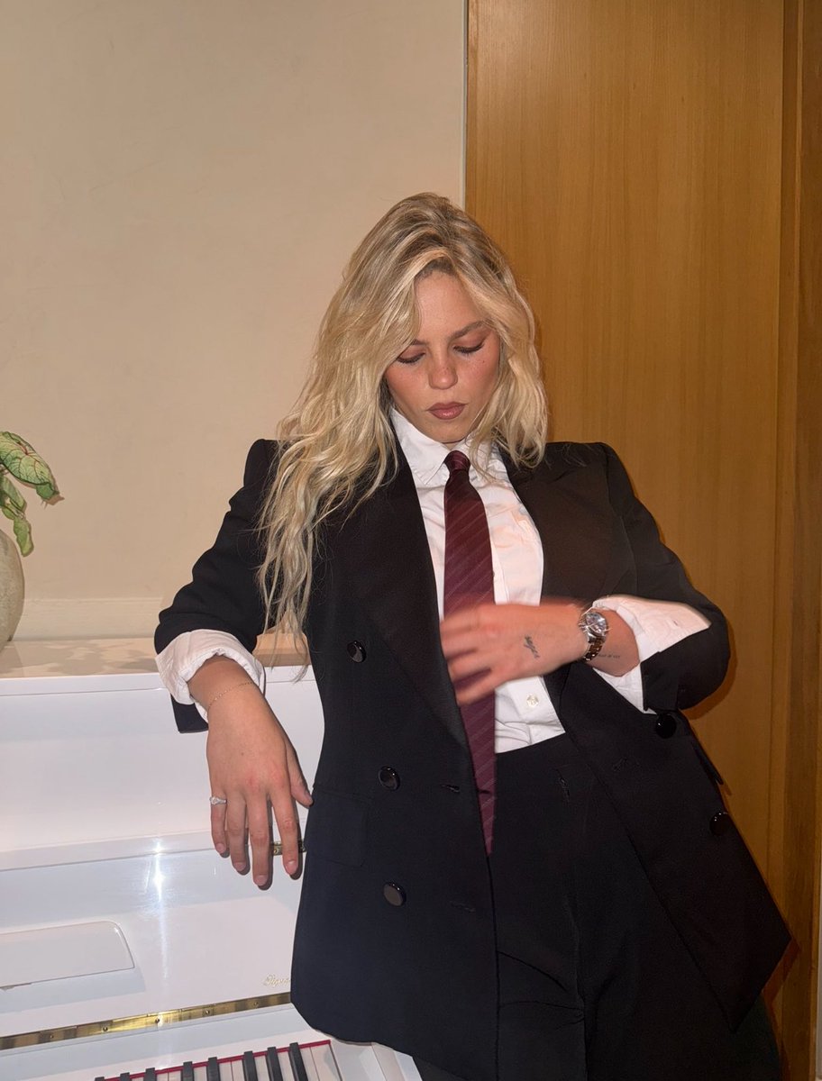 rappvault's tweet photo. sorry i can’t hang out i’m too busy spiraling over renee rapp in this suit https://t.co/5PUB4S4tn5