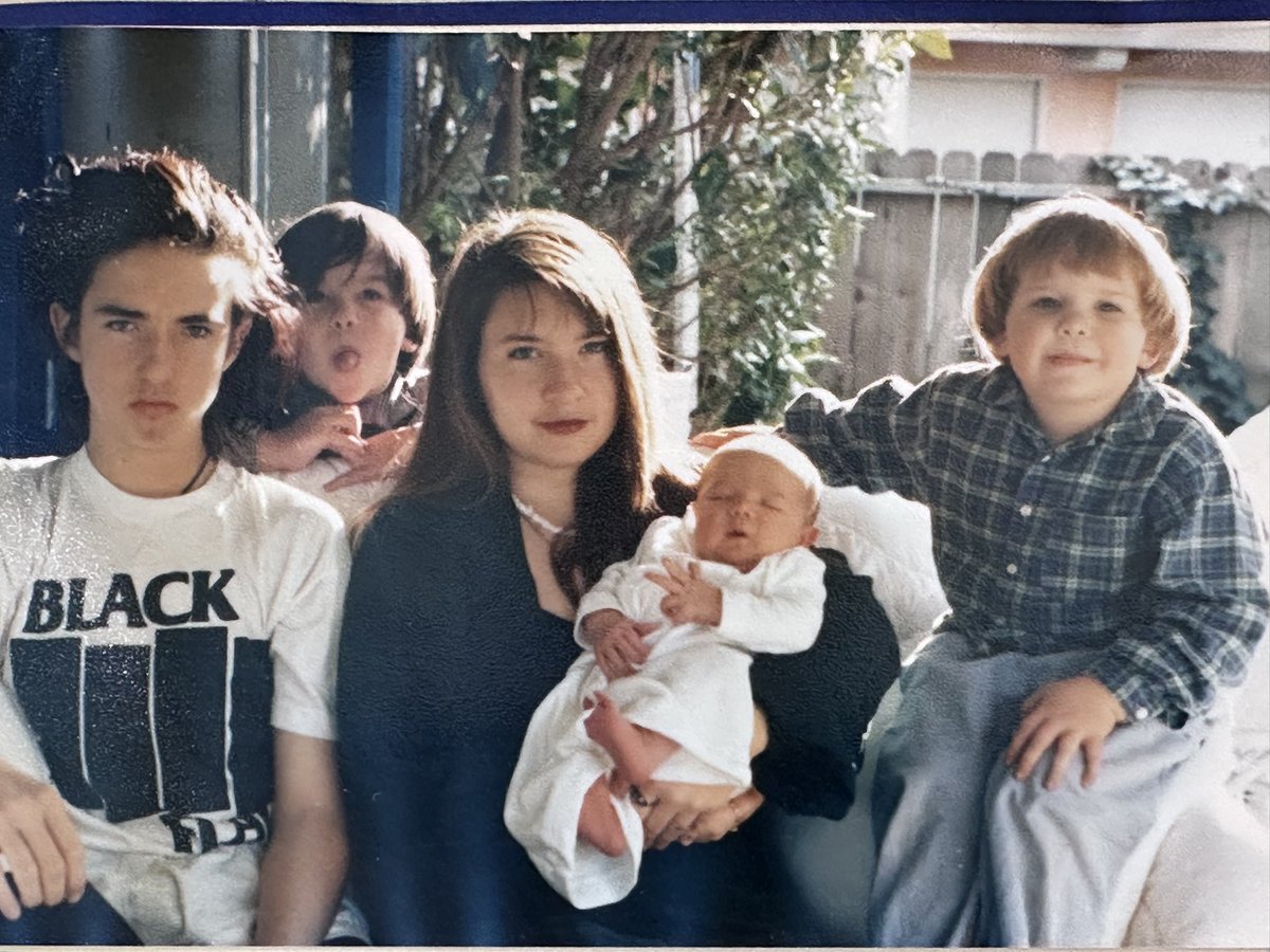 GabrielHart77's tweet image. My sister just found this sibling photo of all of us where I’m 14 and so so SO mad about stuff you don’t even know…