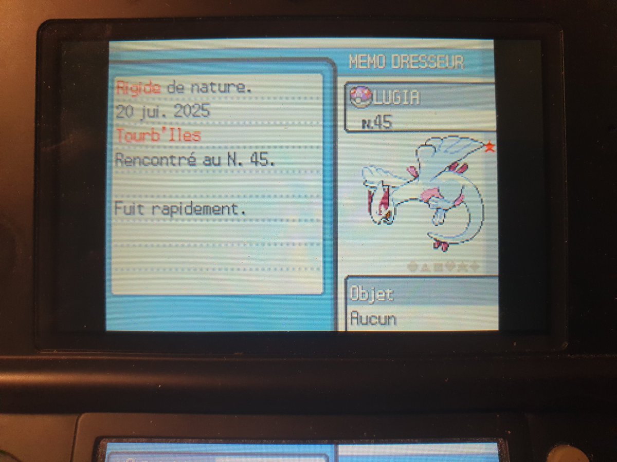 Lugia shiny après 9 182 SRs aux Tourb'Îles !!~ Malheureusement j'ai dû utiliser la Master Ball.