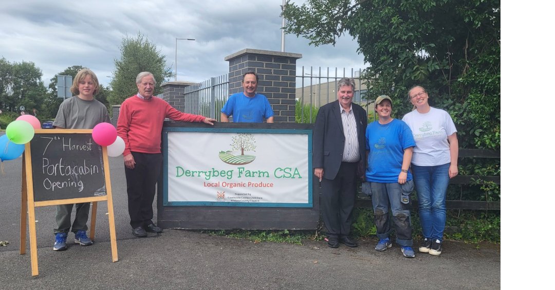 DerrybegFarm's tweet photo. 💥Derrybeg's portacabin is now officially open💥
Thanks to Councillor @DavidTrost23173 and Michael Coleman who cut the ribbon, and the support of @KildareCoCo  and @intel.
The portacabin brings a small office for our farmer and a cosy space for meetings🤝

 #community #csa https://t.co/oKUA2dvdG0
