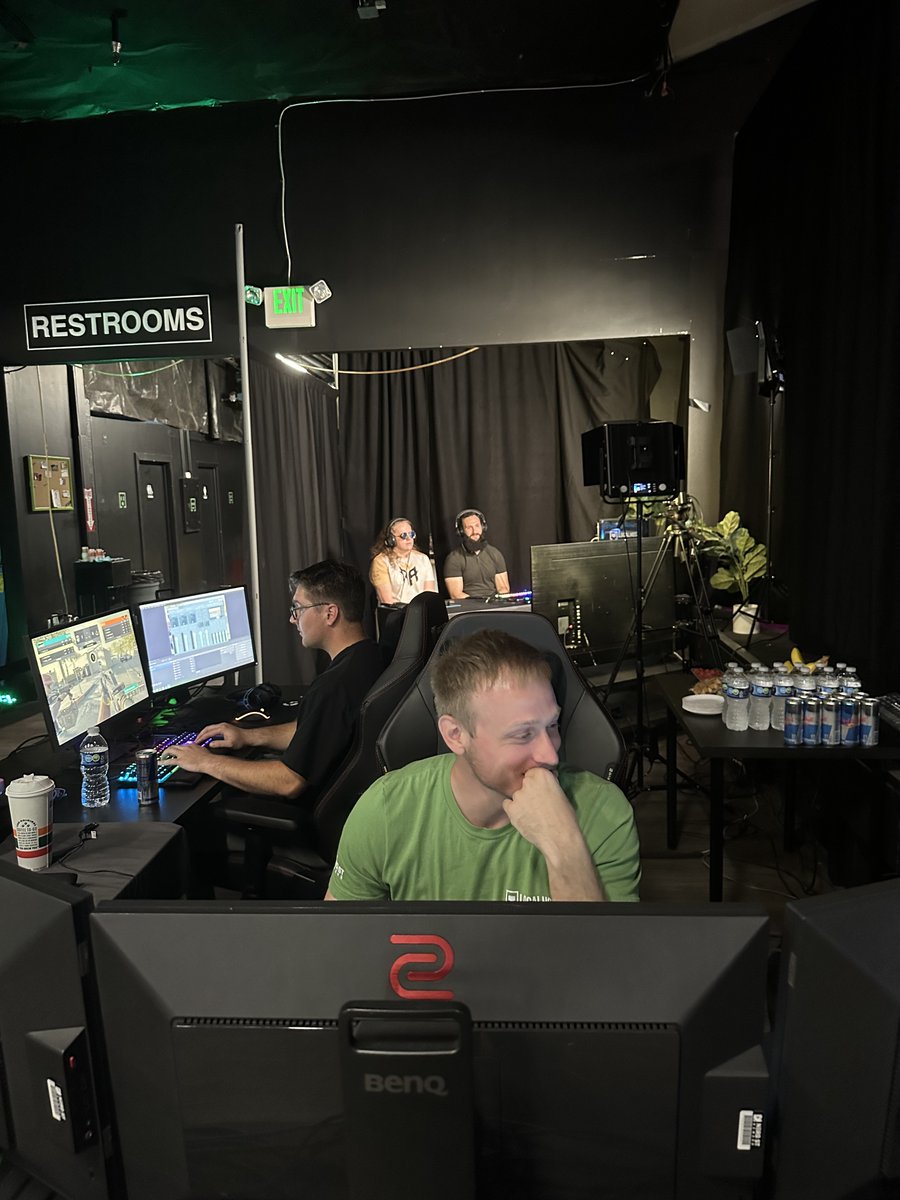 LocalhostDenver's tweet image. Win or lose, the vibes are still high! #dropzone #localhostdenver