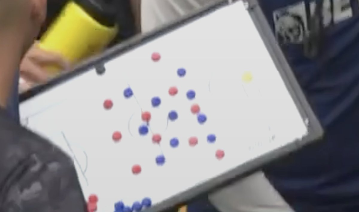 NathanAClark's tweet image. Oh my God... He was using the red counters for us #FrankOut