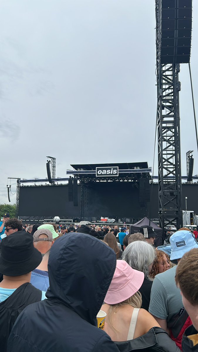 CameronParbery1's tweet image. Oasis let’s have it