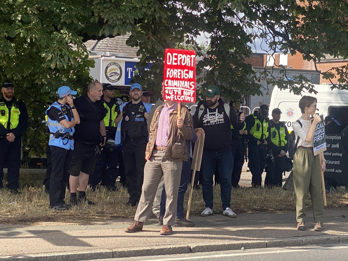 GregMcX1's tweet image. Reporting for @BBCNews from The Bell Hotel in Epping. Over 1,000 protesters gathered today — some traveling from across the country. A long day, but overall a relatively trouble-free and mostly peaceful protest. #Epping #BBCNews #ProtestCoverage #OnTheGround #Journalism…