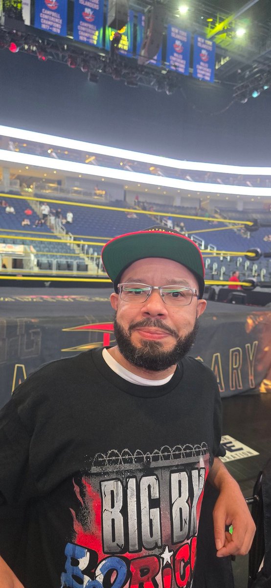 realjoelivehd83's tweet image. Im here @ThisIsTNA #TNASlammiversary #TNAWrestling 
@UBSArena #frontrow
#lfg