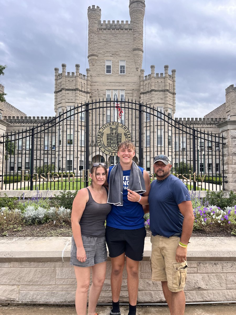 willrandall2026's tweet image. had a great camp and visit at EIU today thank you so much for the hospitality feels like a family environment !! @CoachDerickson @warriorBr3n @BradMaendler @TheJoeEwell @Mark__Porter @OhiosElite1 @alston_darrius @liamwhelan2001