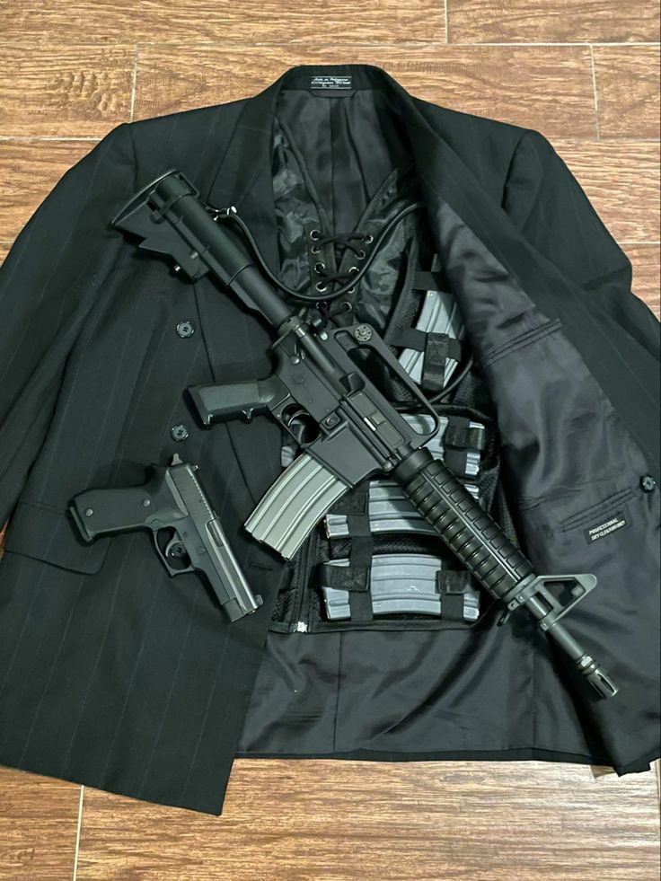 WeaponsVault's tweet image. What comes to mind when you see such a load out?