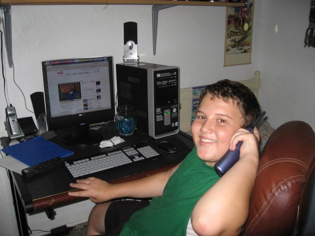 PolyDepression's tweet image. Friend bragging on the phone about defeating Sephiroth in KH2 and I’m on YouTube trying to find where the mf even is.
I have not defeated him to this day.