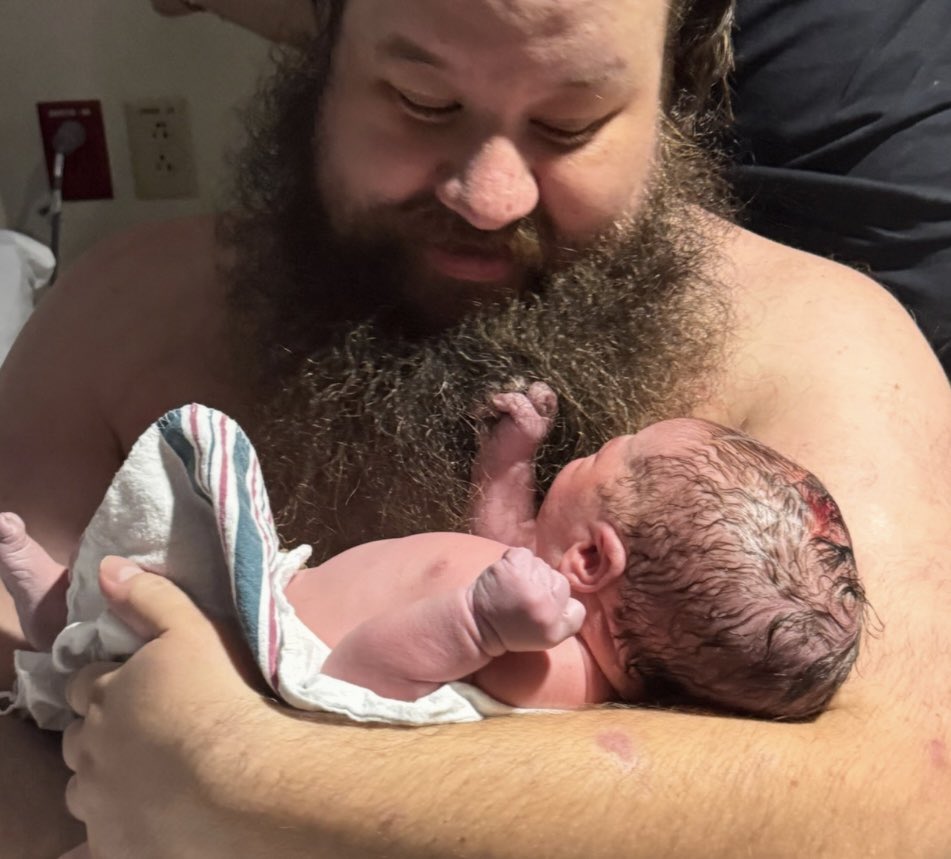 peteymca's tweet image. I’m proud to introduce y’all to Peter George “Georgie” Gibson — both he and Mama @carollinepark are home, safe and healthy after a long labor and unexpected hospital transfer, and big sister Ellie and I are over the moon to have them here. We ❤️ you, Georgie-mou! 👶🏻