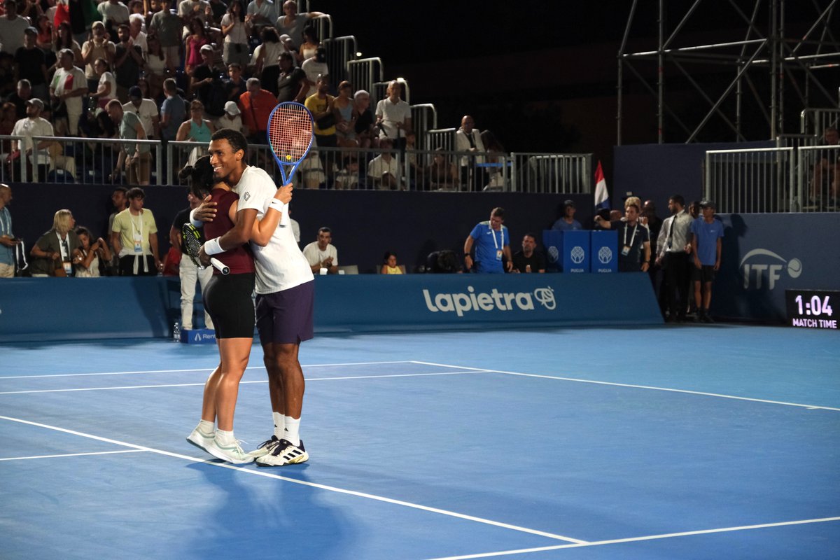 The hug of champions 🫶🏻🏆 

Canada takes the trophy! 🇨🇦

#hopmancup #wearepuglia