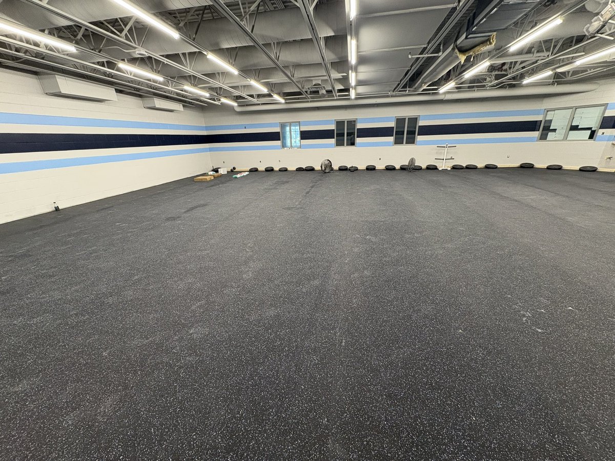 LewisCentralSC's tweet image. Exciting week ahead!!! We have A/C, We have paint, we have flooring and on Tuesday we will have our new weight equipment!!!!