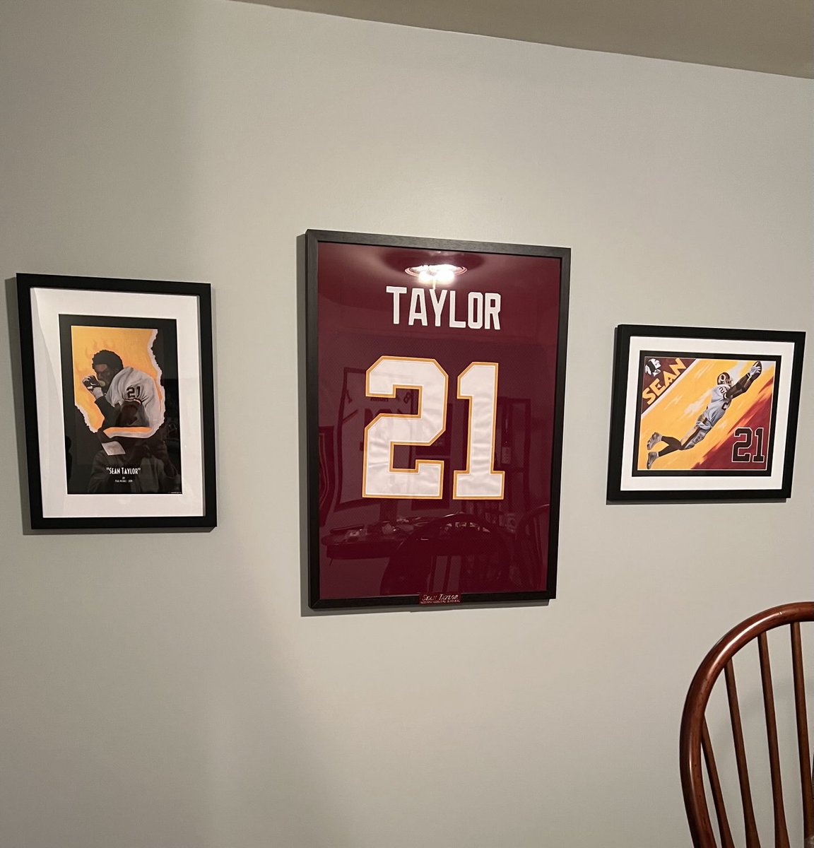 Shellsyeah81's tweet image. FINALLY hung it all up! Not pictured is a Terry print on a lone wall because I hope to add more Terry stuff. Need to hang our small tv in the area & have room on that wall for future stuff!
Perfectly imperfect & all mine! 🥰 #RaiseHail #HTTR
