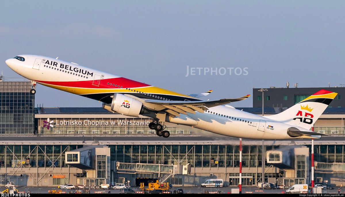 JetPhotos's tweet image. An Air Belgium A330neo departing Warsaw. jetphotos.com/photo/11762616 © Lukasz Jagodzinski
