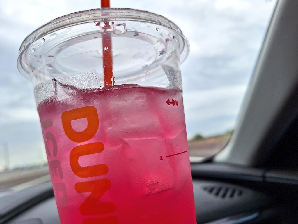 BenzoHusky's tweet image. Sucha bright drink wee