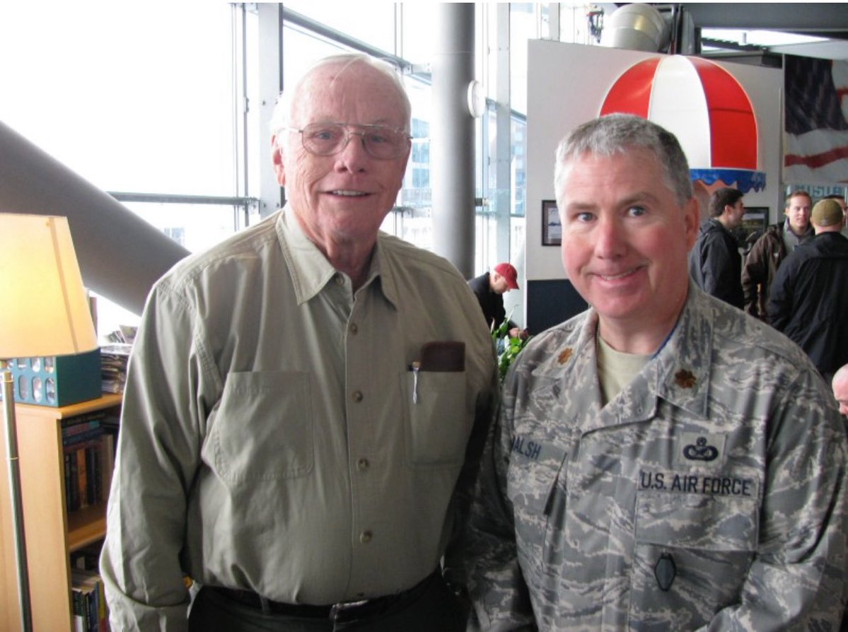 BILLWALSHTV's tweet image. On this date… this guy put his foot on the moon and made history! He was an amazing man and true American hero. I was blessed to have spent time with and was his escort on an Air Force DV trip. 🇺🇸🇺🇸 #apollo11 @Live5News