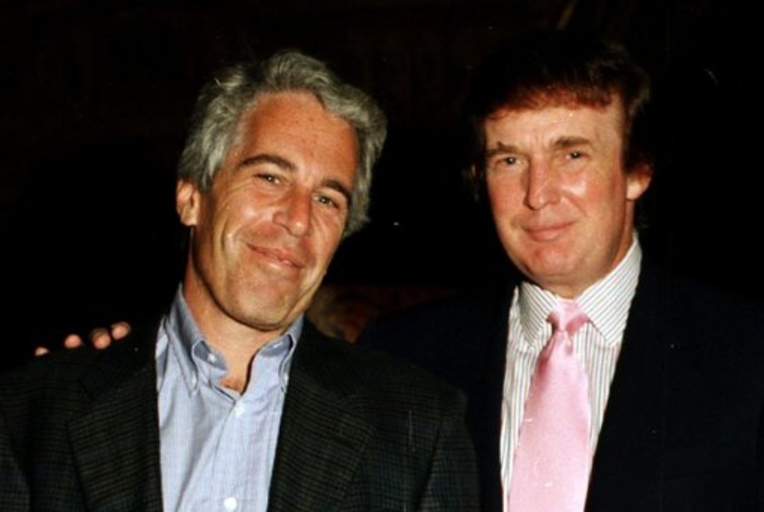 mmpadellan's tweet image. Twitter is suppressing a lot of the trump and Epstein content, but do not stop posting about those sick pedo fuckers.
We cannot allow trump's bullshit to distract from the coverup.
PASS IT ON.