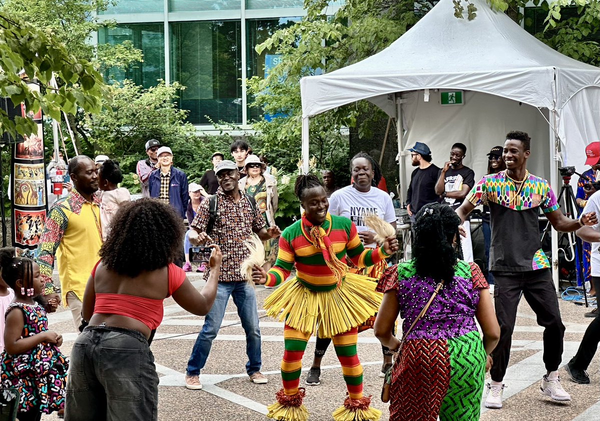 Bigdazw's tweet image. Enjoyed today at the waterfront here in Halifax also caught some of The African Festival of Arts & Culture. Basically just relaxed before Chester’s surgery tomorrow early tomorrow morning.