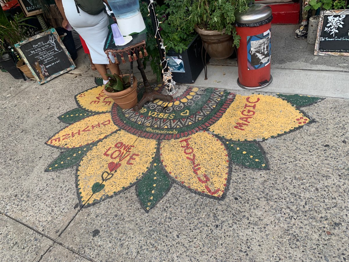 Thestylegoddess's tweet photo. This beautiful plant based spot in Brooklyn had amazing vibe, had to try the @HoodHealer. It definitely was a 10/10 https://t.co/8eArA2r80z