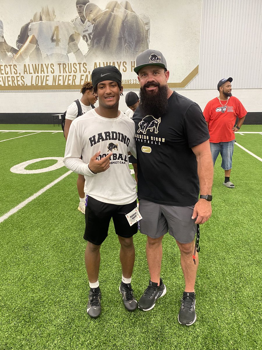 Kam_Davis27's tweet image. Had a great time at @Harding_FB camp yesterday. Loved the tour of the campus by @PaulSimmonsHU. Thank you @CoachD_BisonsWR and my new big bro @Bdirty7k for the teaching! Got some great reps in with my QB @TJenx08!