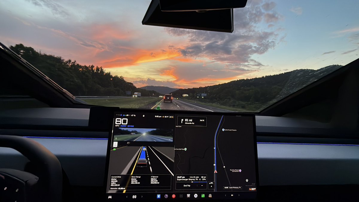BeardedTesla's tweet image. FSD means more time admiring the view, less time worrying about staying in the lane 😎