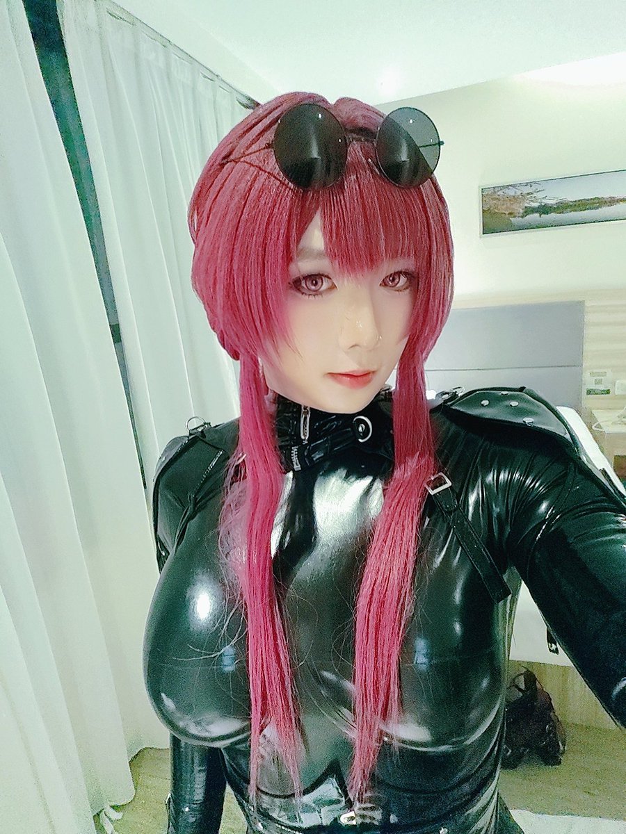 sama88862001's tweet photo. 妈咪的胶衣战斗服 https://t.co/evJzzT2xGs
