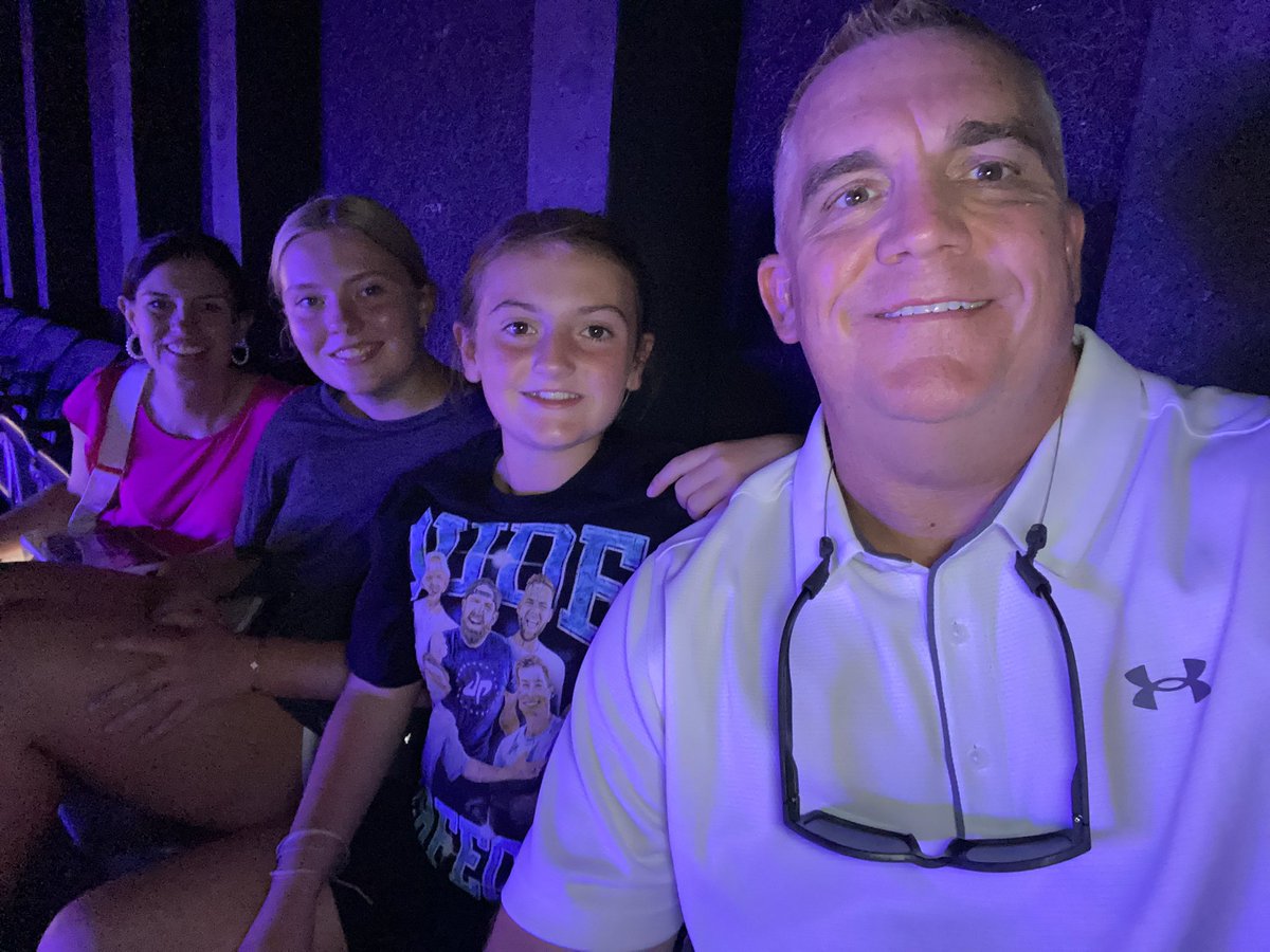 CoachScott34's tweet image. #dudeperfecttour