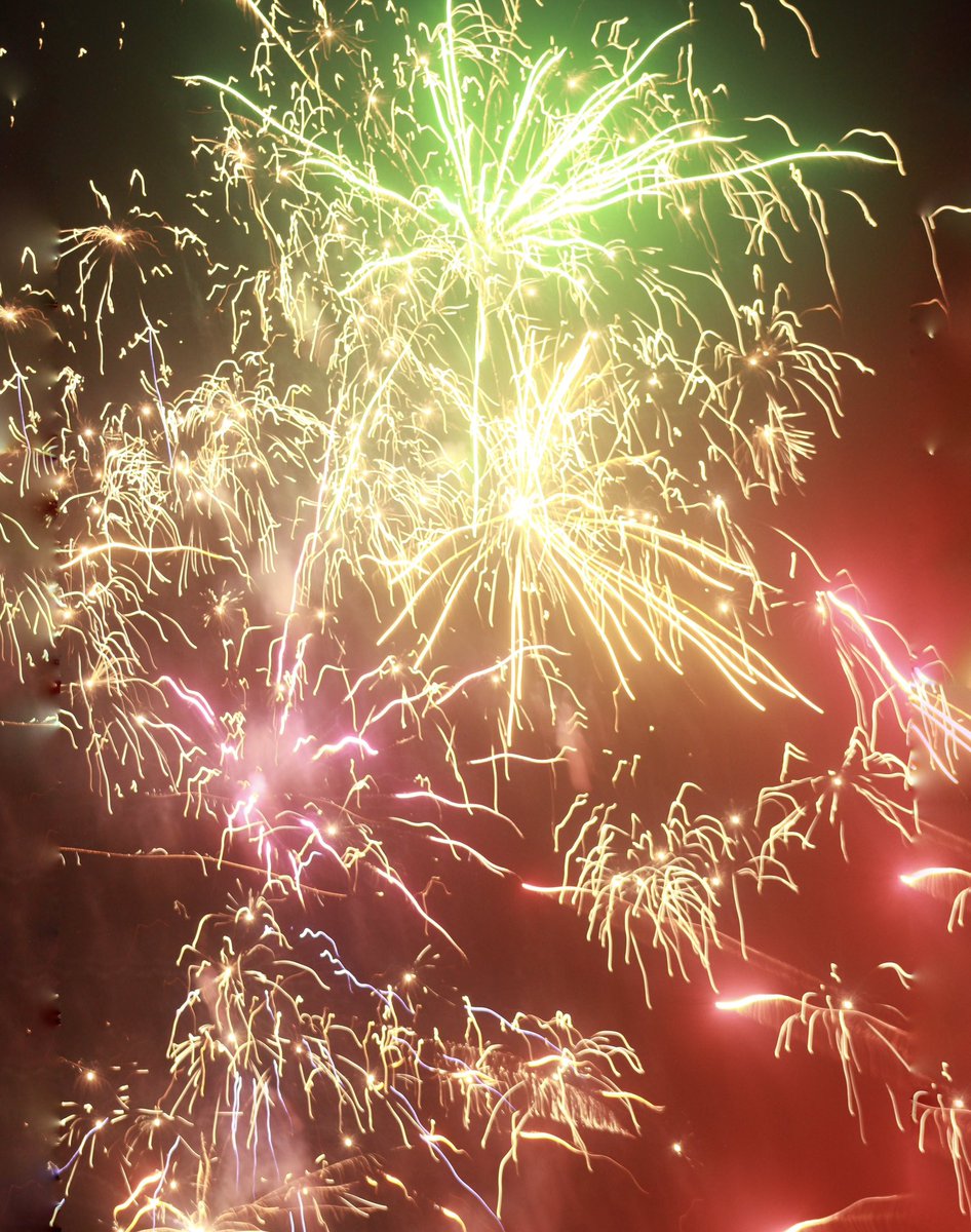 dav3wuzhere's tweet photo. —Fourth of July Fireworks 🇺🇸 🎆
Canon EOS Rebel t3i
Canon 55-250mm
f/5.6
#photography #fourthofjuly #fourthofjulyweekend #4thofjuly #fireworks #fireworkshow https://t.co/pWlpjSxLxP