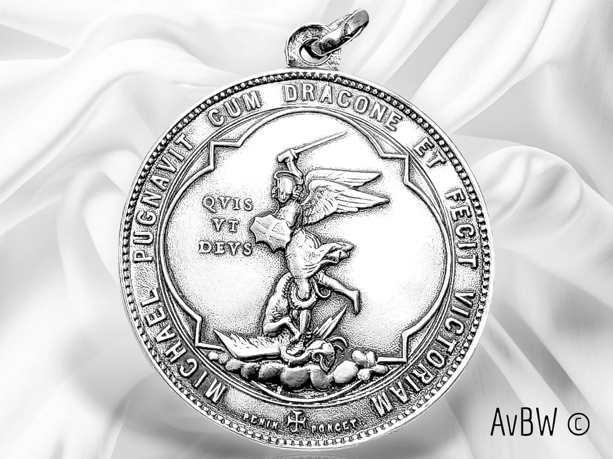BenThePCGuy's tweet image. Well....I bought a bunch of antique French medals, again. Mid-1800s French silver.