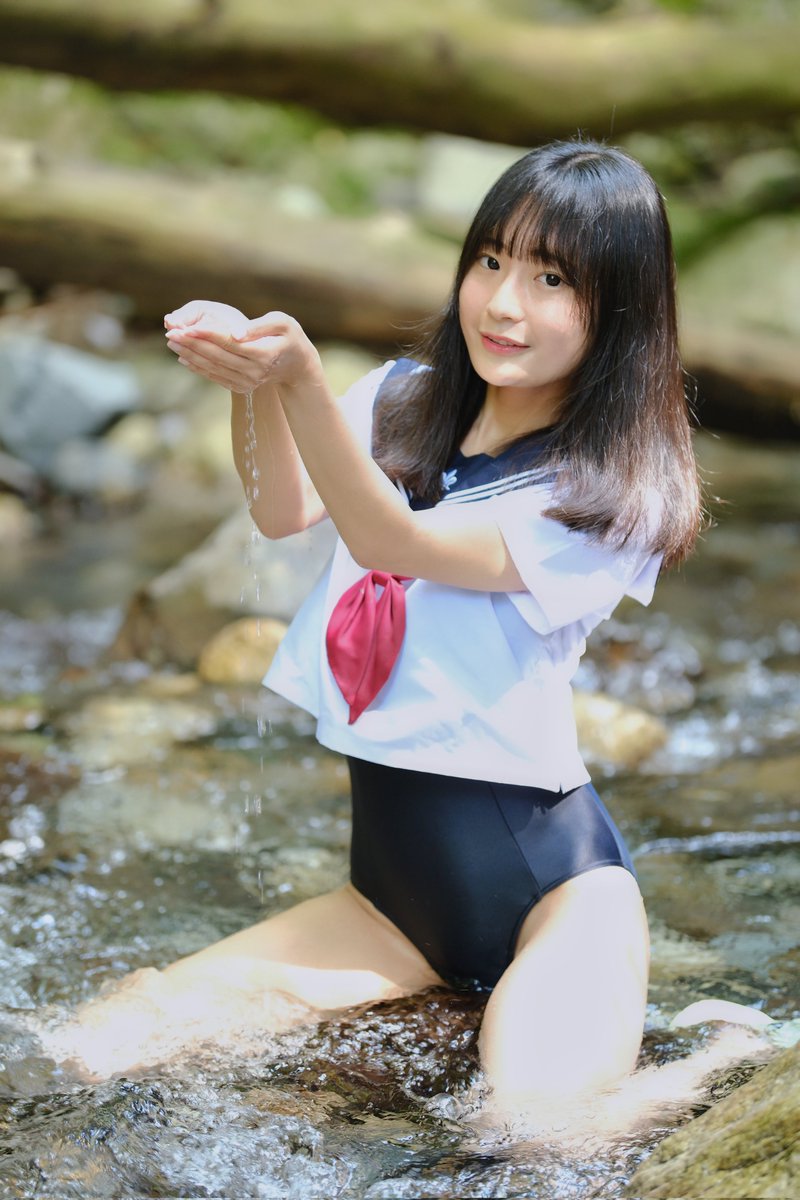 あんず (@photoanzu329)ちゃん 川に浸かりたい #画像だけで夏を感じ