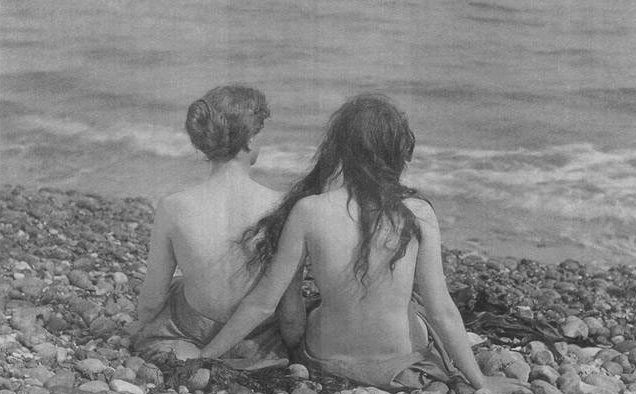 greenTetra_'s tweet image. Browsing the Wikimedia Commons category "black and white photographs of nude women" for fun.