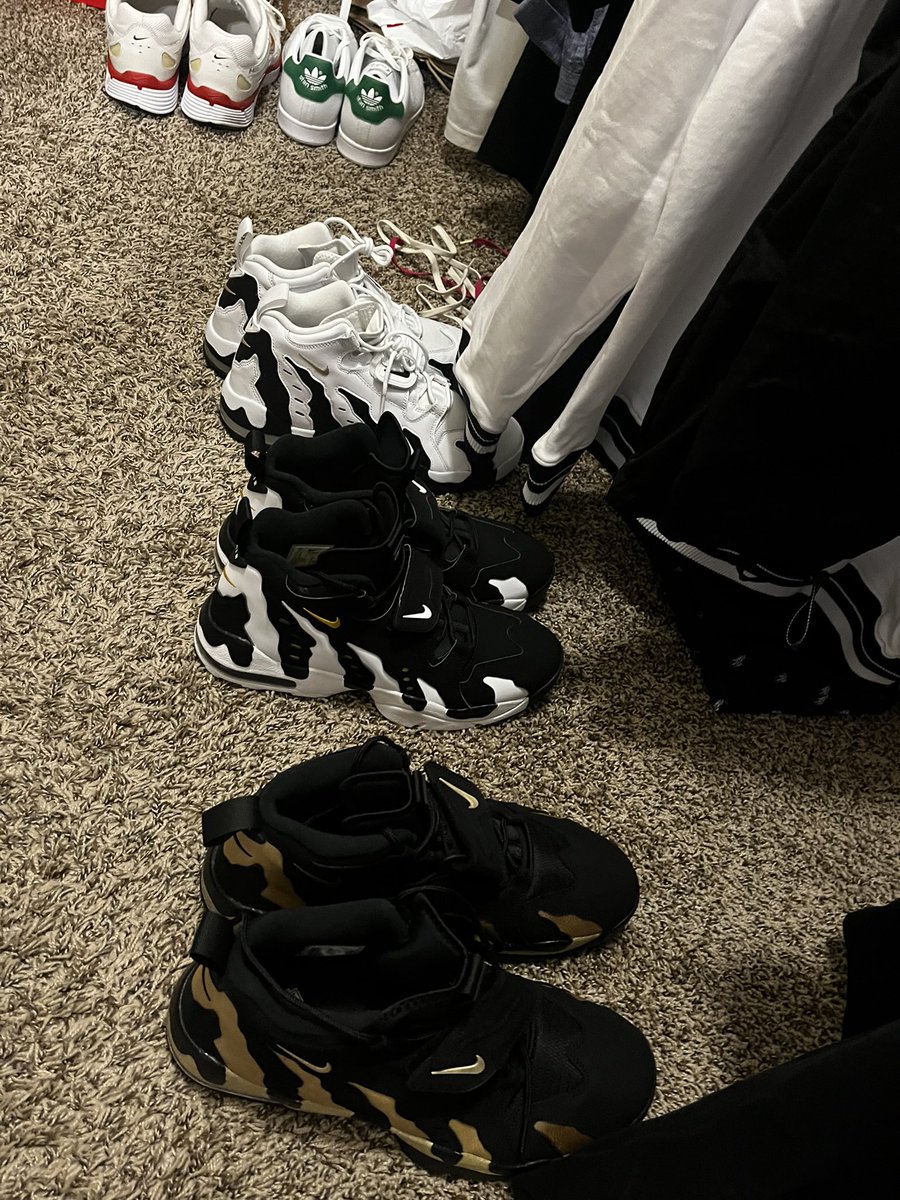 CUBUFFMERK's tweet image. These waiting to be pulled out the closet.