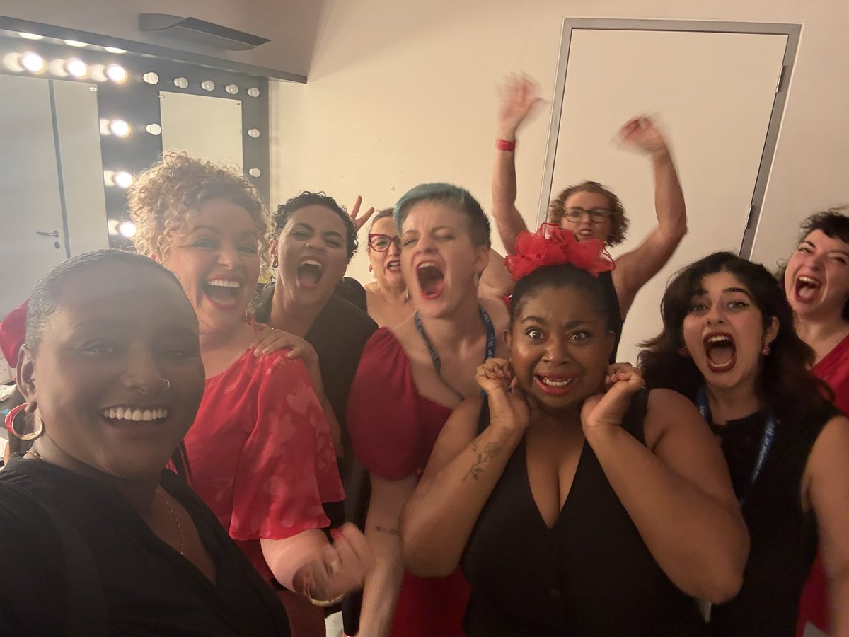 And that’s a wrap! Thank you to everyone who came, laughed &amp; celebrated womanhood and our vaginas!  #VaginaMonogulesOnTour