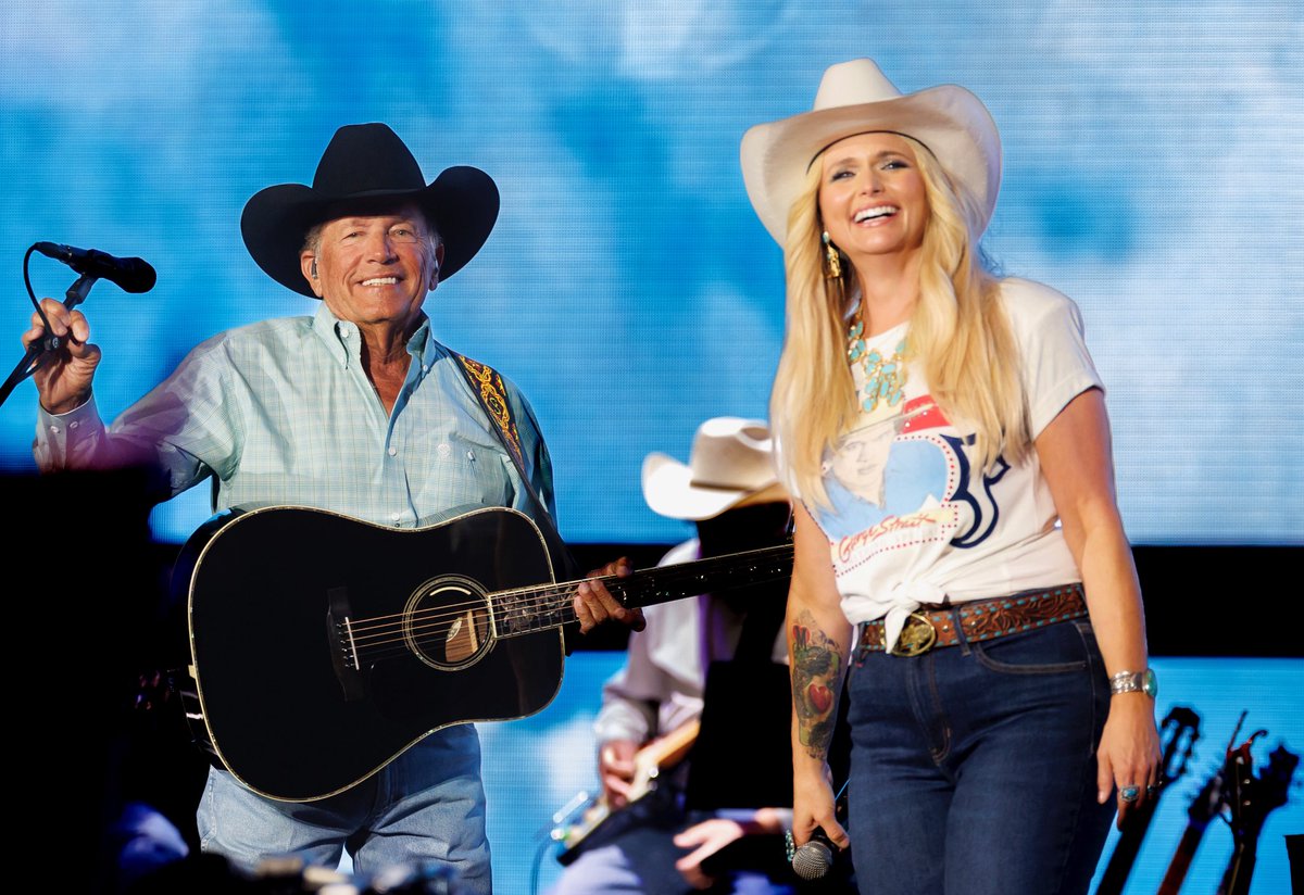 mirandalambert's tweet image. How bout them cowgirls 🩵🤠
📸 Christopher Polk / Alive Coverage / Jeff Johnson