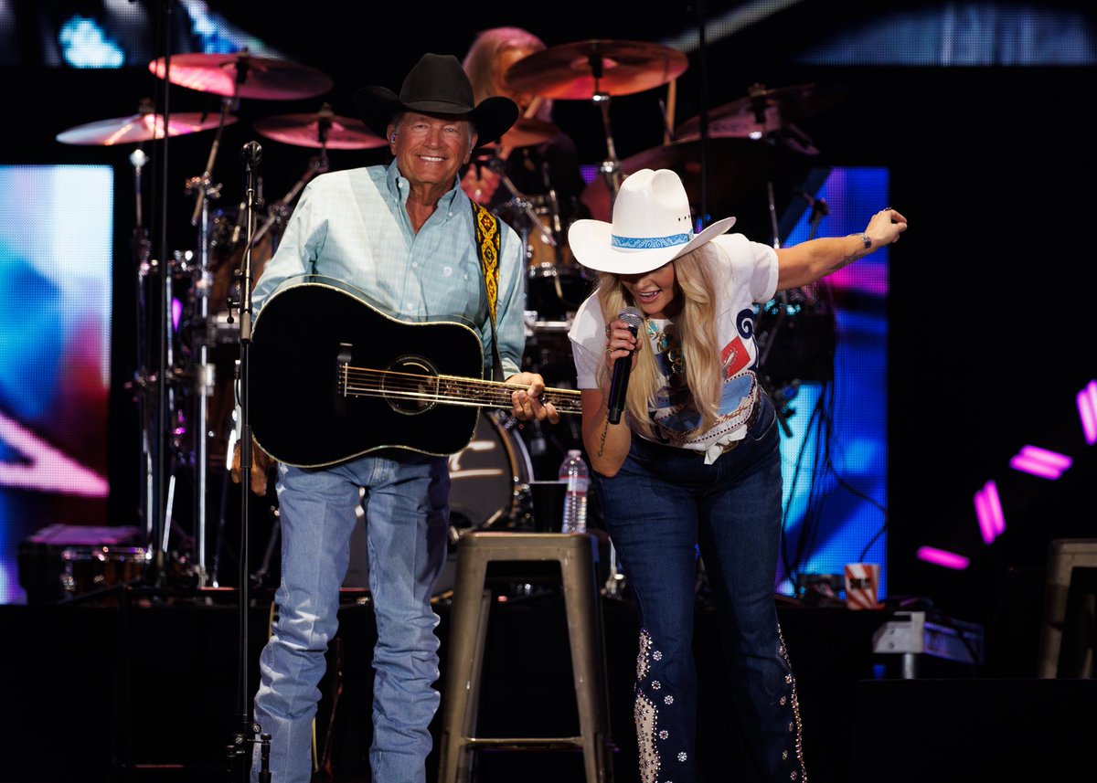 mirandalambert's tweet image. How bout them cowgirls 🩵🤠
📸 Christopher Polk / Alive Coverage / Jeff Johnson