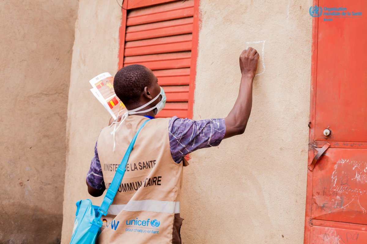 oms_benin's tweet image. 👶🏽🛡️ Chaque dose compte ! 💉💧
La #poliomyélite n’a pas sa place au #Bénin🇧🇯.
Merci aux 1️⃣5️⃣0️⃣0️⃣0️⃣ relais communautaires, agents #vaccinateurs engagés dans cette noble mission.
Ils frapperont à votre porte ! 🏡 Accueillez les équipes de vaccination avec le sourire.🥰
Chers…
