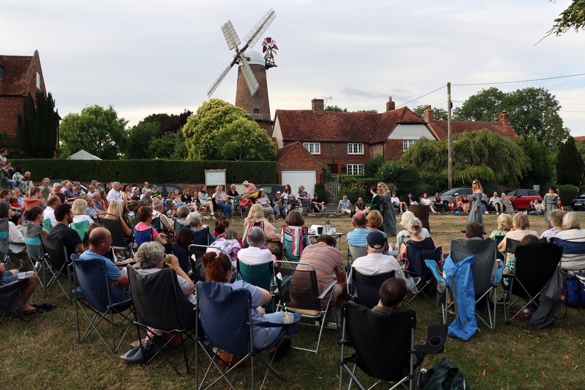 UnboundTheatre's tweet image. Huge congratulations and gratitude to the 'Macbeth' team, who've concluded their tour after three weekends of fantastically well-received performances.
#BucksShakespeareFest continues, and all roads now lead to the Forest of Arden...
unboundtheatre.co.uk/bucks-shakespe…
#TellGreatStories