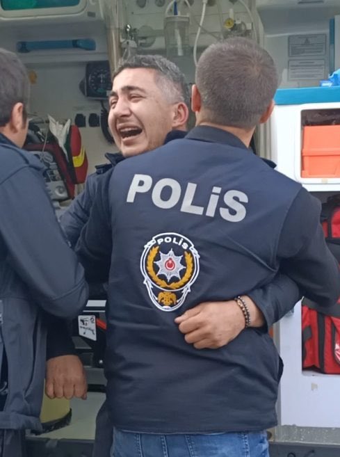 Hemşire sevgilisiyle evlenebilmek için eşini ve 2 çocuğunu yangın süsü vererek katleden Turgay Ahmet Gezgin, cezaevinde ölü bulundu.