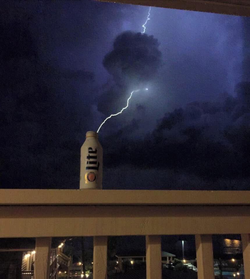 WRAL_Michaels's tweet image. “Lightning in a bottle” ⚡️
Photo: Cristian Pereyra Arbelo @MillerLite