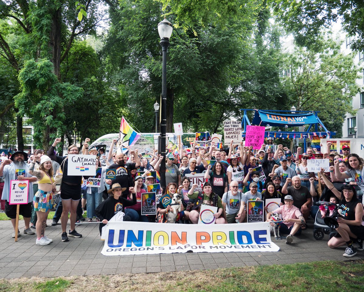 OregonAFLCIO's tweet image. Oregon Labor SHOWED UP for Portland Pride! Thanks to everyone who came out to support queer rights and labor rights!
#OregonLaborPride #PortlandPride