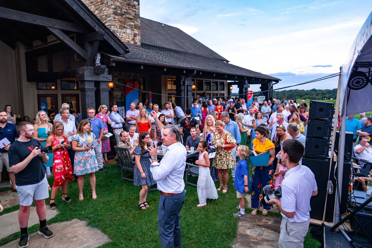 LifeRingSWVA's tweet image. $1.84 MILLION RAISED 💛
In 3 years, Charlotte’s Play Yellow has gone from a dream to a movement, now helping fund a new pediatric cancer clinic in SW Virginia.
On pace to hit $4M raised in just 30 months.
Because of you.
Thank you 🫶 #PlayYellow #FightingKidsCancerSWVA