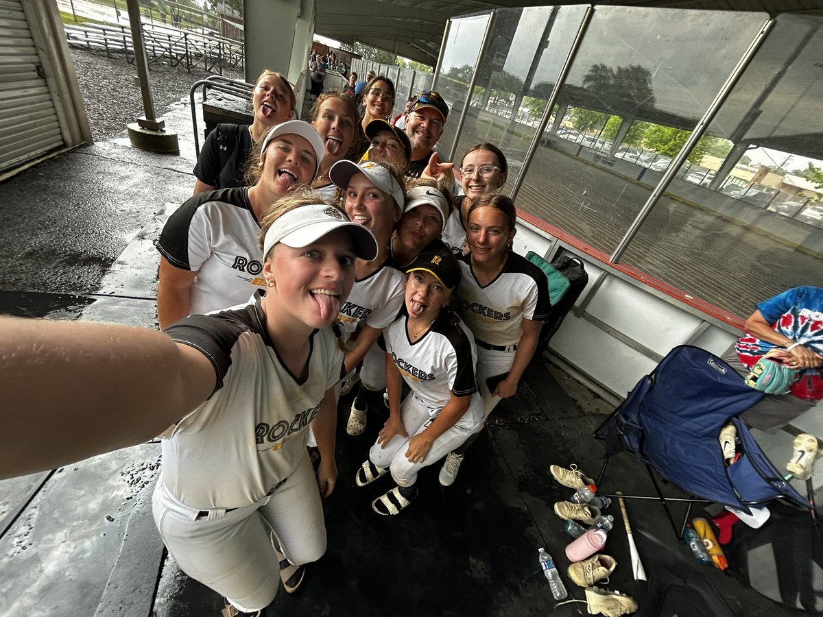 Emma Eckart tweet media