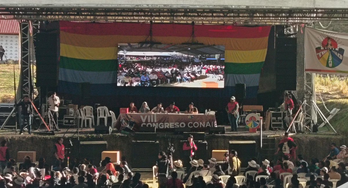 RedKapari's tweet image. #Atención
En la ciudad de #Quito se desarrolla el VIII Congreso de la CONAIE, el presidente de la Mesa Ad Hoc, esta al mando del magno evento. Hoy se decide quien estará al mando del movimiento indígena del Ecuador, los candidatos a la elección están: Leonidas Iza Salazar y…