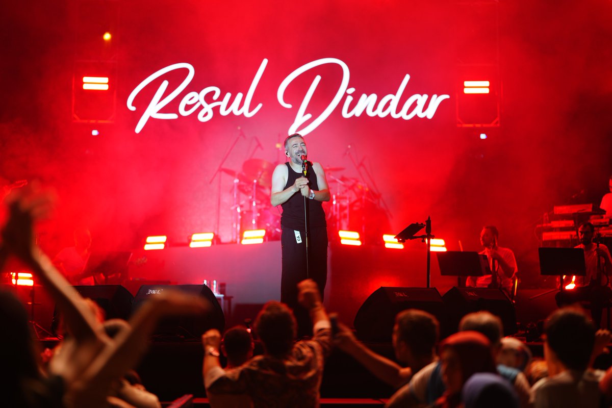 akcaabatbel's tweet image. Sahne onun, söz Karadeniz’indendi…

Resul Dindar, Akçaabat gecesini duyguyla, coşkuyla ve alkışlarla doldurdu.

Bu gece sadece şarkılar değil, kalpler de söyledi… 🎶

Teşekkürler @resuldindar 

#ResulDindar #AkçaabatFestivali2025