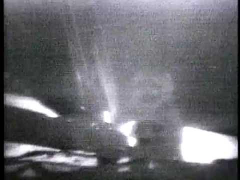 Read_Disclaimer's tweet image. Vandaag op 21 juli 1969 zette Neil Armstrong om 03:56 Nederlandse tijd als eerste mens voet op de maan! #Apollo11 #NASA