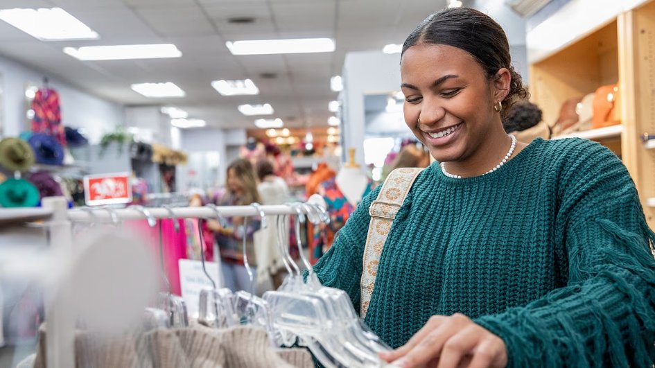 Memphis' Goodwill Store is closing on August 2, launching up to 50% off clearance items-don't miss these final deals amid the ongoing retail upheaval! dailymail.co.uk/yourmoney/cons…