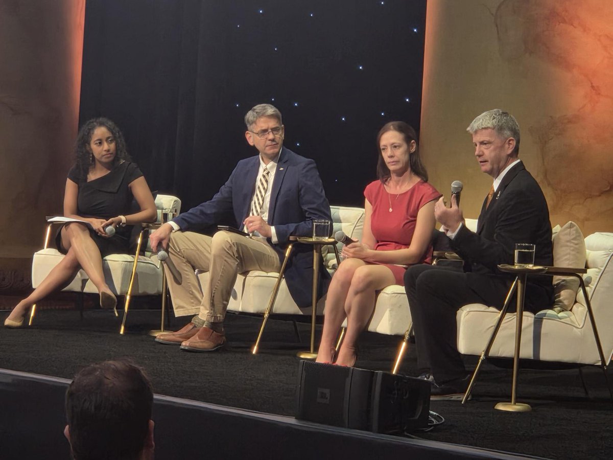 LifeAtPurdue's tweet image. Space pioneers Purdue’s Bill Crossley, U.S. Space Force’s Gillian Bussey & Mike Moses of @virgingalactic discuss keys to finding the best future pathways in space exploration, space economy & national defense.
Discussion led by commercial astronaut/Purdue alum Sirisha Bandla.