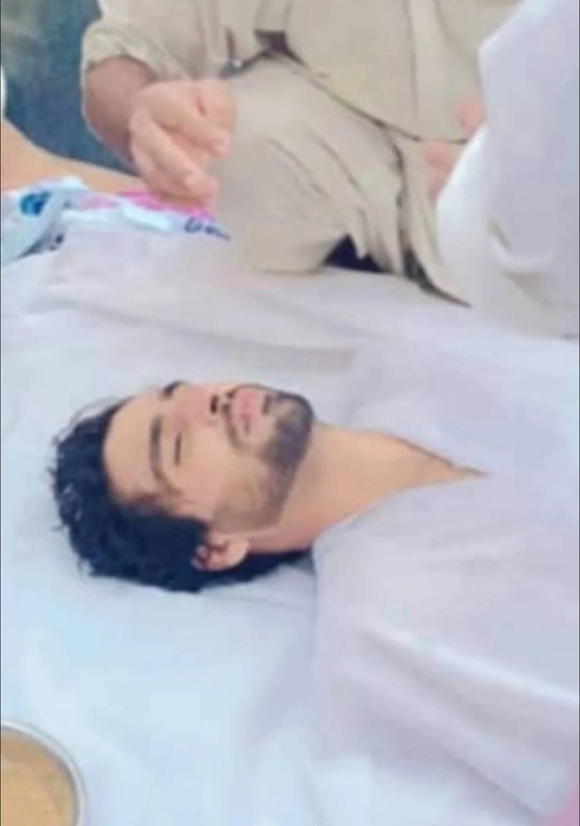 Farzin Kadkhodaei (@farzinkadkhodae) on Twitter photo سالونک🖤🥀
نالت انت ترا رسترین ءُ ھونواریں گجر
گلباگ ءَ بات ئے پل🖤💔 سالونک🖤🥀
نالت انت ترا رسترین ءُ ھونواریں گجر
گلباگ ءَ بات ئے پل🖤💔