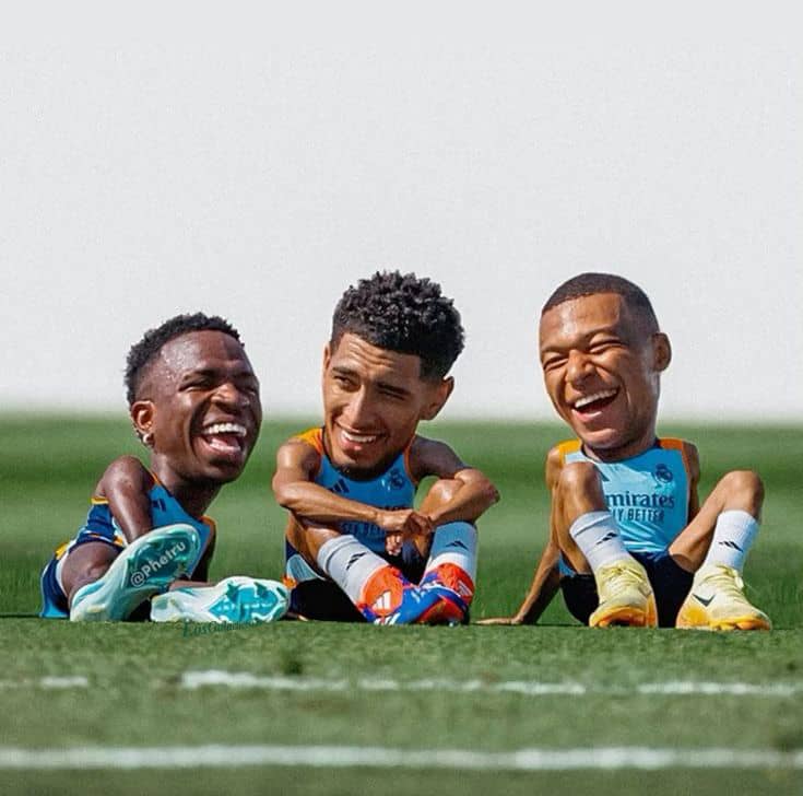 EasyjumyaW's tweet image. HOW MANY REACTIONS 🥰🥰❣️?
What the creativity did they do here 😅🥰😘
Photo @HALAMADRID0302