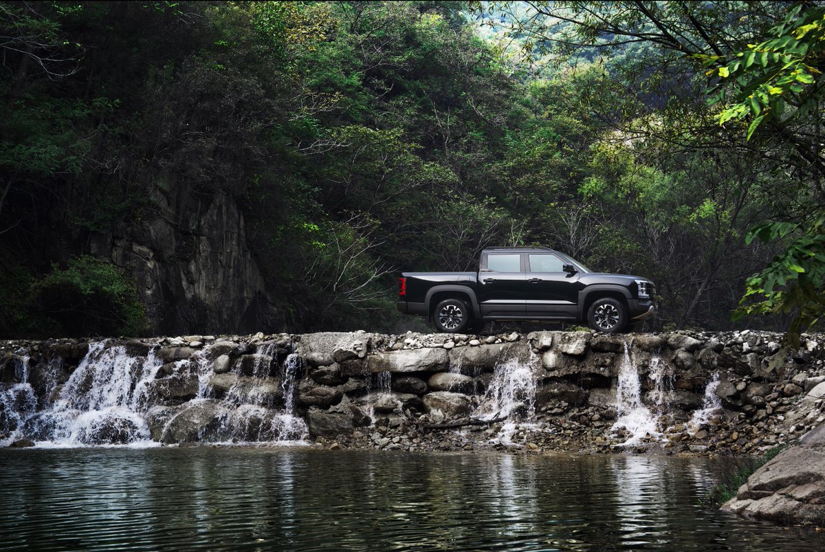 BYDCompany's tweet image. Ready when the road ends.
The BYD SHARK 6 is equipped with double wishbone suspension and terrain modes for Mud, Sand and Snow. With Hill Hold Control, Hill Descent Control and Vehicle Dynamic Control, it’s built to take on the wild with confidence.